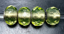 Load image into Gallery viewer, 12-11 Trollbeads Lime Prism
