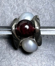 Load image into Gallery viewer, 8-23 Trollbeads Pure Passion
