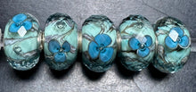 Load image into Gallery viewer, 1-10 Trollbeads Blossom Blues Rod 1
