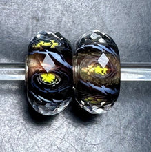 Load image into Gallery viewer, 12-6 Trollbeads Hope Facet
