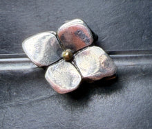 Load image into Gallery viewer, 7-10 Trollbeads Climbing Hydrangea
