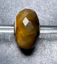 Load image into Gallery viewer, 2-27 Cat’s Eye Quartz
