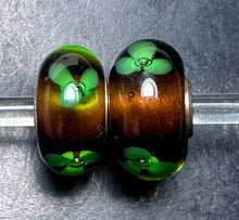 Load image into Gallery viewer, 3-14 Trollbeads Green Flower
