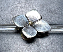 Load image into Gallery viewer, 4-23 Trollbeads Climbing Hydrangea
