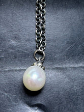 Load image into Gallery viewer, 5-29 Trollbeads White Pearl Fantasy Necklace 100CM
