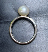 Load image into Gallery viewer, 7-22 Trollbeads White Pearl Ring Size 7
