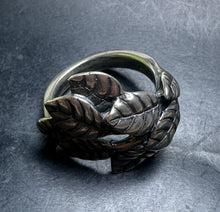 Load image into Gallery viewer, 6-4 Trollbeads Antique Ring 7 3/4
