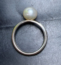 Load image into Gallery viewer, 7-22 Trollbeads White Pearl Ring Size 7
