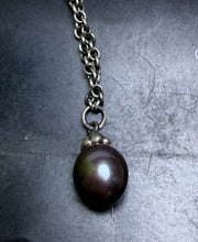 Load image into Gallery viewer, 7-28 Trollbeads Peacock Pearl 90CM Fantasy Necklace

