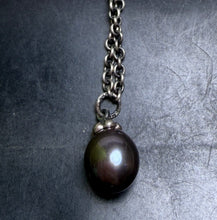 Load image into Gallery viewer, 7-28 Trollbeads Peacock Pearl 90CM Fantasy Necklace
