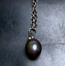 Load image into Gallery viewer, 7-28 Trollbeads Peacock Pearl 90CM Fantasy Necklace
