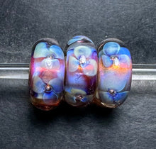 Load image into Gallery viewer, Trollbeads Aurora Flower
