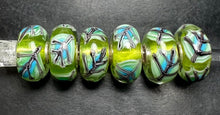 Load image into Gallery viewer, Trollbeads Green Leaf
