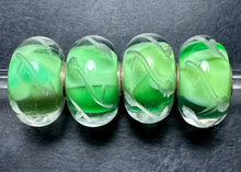 Load image into Gallery viewer, Trollbeads Lime Leaves Rod 2
