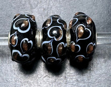 Load image into Gallery viewer, Trollbeads Shimmering Love Rod 2
