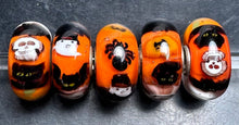 Load image into Gallery viewer, 10-4 Trollbeads Trick or Treat
