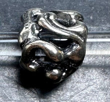 Load image into Gallery viewer, 6-27 Trollbeads Brew of the Moor
