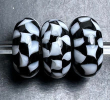 Load image into Gallery viewer, 7-19 Trollbeads Chess
