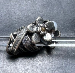 8-18 Trollbeads Daffodil of March