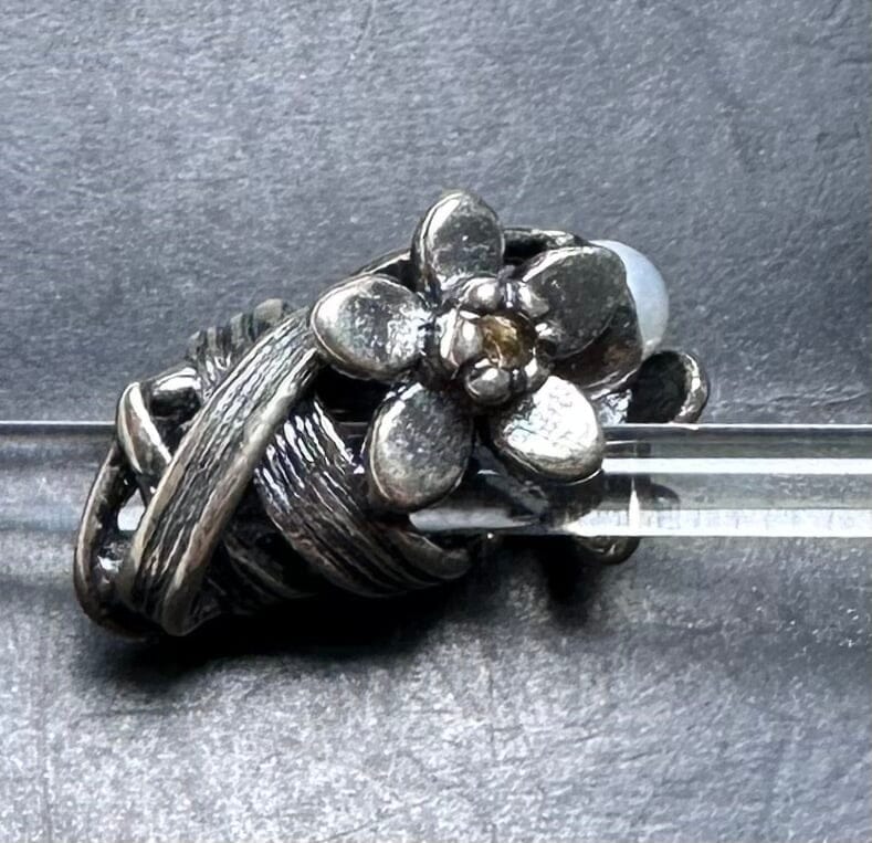 8-18 Trollbeads Daffodil of March
