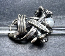 Load image into Gallery viewer, 8-18 Trollbeads Daffodil of March
