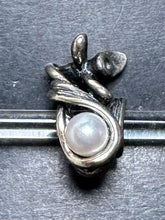 Load image into Gallery viewer, 8-18 Trollbeads Snowdrop of January
