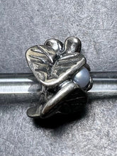 Load image into Gallery viewer, 8-18 Trollbeads Violet of February
