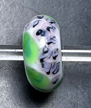Load image into Gallery viewer, 8-18 Trollbeads Wisteria
