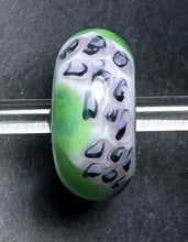 Load image into Gallery viewer, 8-18 Trollbeads Wisteria
