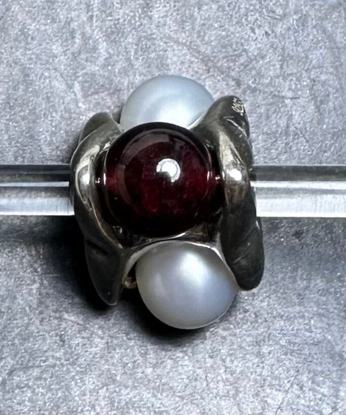 8-23 Trollbeads Pure Passion