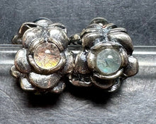 Load image into Gallery viewer, 8-30 Trollbeads Three Flowers
