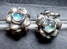 Load image into Gallery viewer, 8-30 Trollbeads Three Flowers
