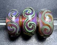 Load image into Gallery viewer, 8-5 Trollbeads Traces on Purple
