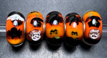 Load image into Gallery viewer, 8-5 Trollbeads Trick or Treat
