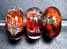 Load image into Gallery viewer, 9-27 Trollbeads Flowers of Passion
