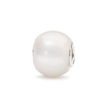 Load image into Gallery viewer, Round White Moonstone
