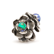 Load image into Gallery viewer, Three Flowers Bead, Silver
